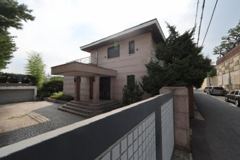 故이건희 회장 소유 이태원 단독주택…228억에 팔렸다