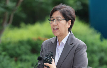 ‘의대 교수’ 엄마보다 더 잘 벌어…정은경 장남 직업 뭐기에