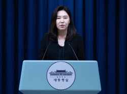 대통령실 “방통위원장, 국무회의 내주부터 배석 안 해”(상보)