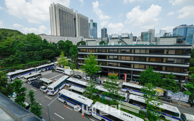  비상상황 속 서울중앙지법                                                                                                                                                                         