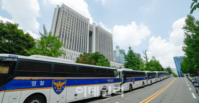  경찰버스 차벽                                                                                                                                                                                    