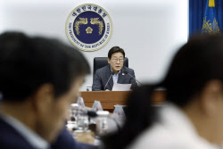 李대통령 직무평가 &apos;긍정 63%&apos;, &apos;부정 23%&apos; [한국갤럽]