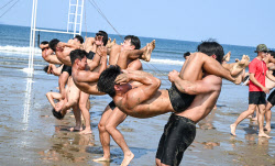 특전대원들의 체력단련 훈련                                                                                                                                                                              