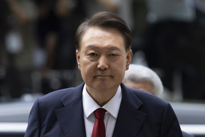 내란특검, 尹에 14일 오후 출석요구…불응 시 강제구인 시사(종합)