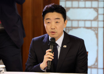 강훈식 비서실장 “1기 내각 추천 끝…대통령 눈 너무 높아”
