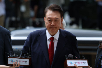 "윤 운동시간 안줘"…법무부 "실외운동 똑같이 실시 중"