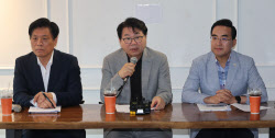[포토]이한주 국정기획위원장, 기자간담회 열려                                                                                                                                                            