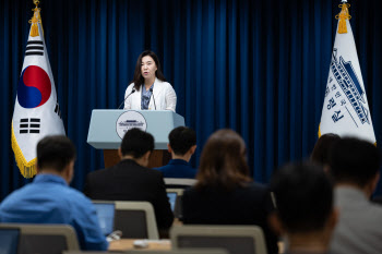 李대통령, 차관급 인선 단행…교육 최은옥·국토2 강희업(상보)