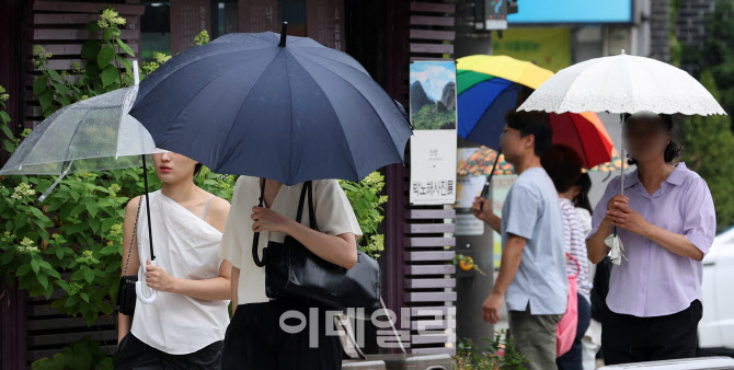 단비에 폭염주의보 해제된 서울                                                                                                                                                                     