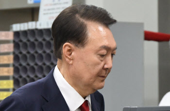 내란특검, 오늘 윤석열 소환…불응시 &apos;강제구인&apos; 시사