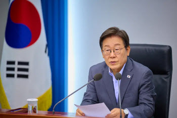 “정책 방향 딴 판인데”…尹 긴축재정으로 짜인 예산안