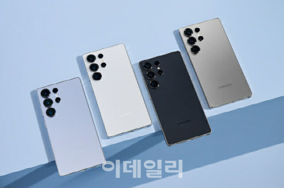 내년 신작 '갤럭시 S26', 플러스 모델 제외될까[모닝폰]