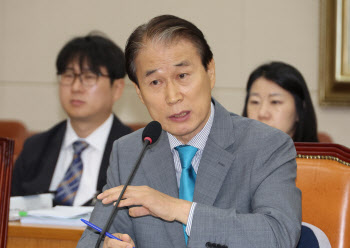 권오을 "기업 고문료·급여, 실제 근무 대가…선거비 미납 재심 검토"