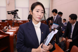 사과에도 풀리지 않는 갑질 의혹..고심 깊어지는 與