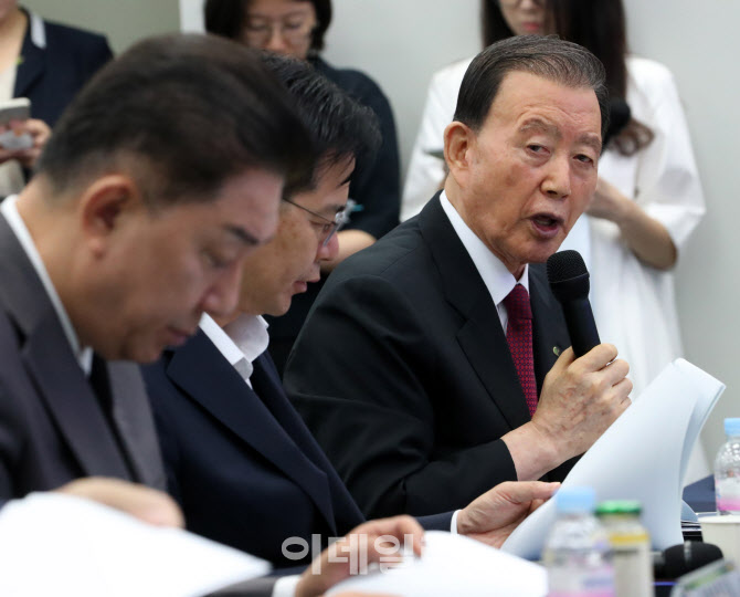  물가대책 발언하는 홍문표 aT 사장                                                                                                                                                                 