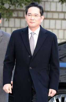 이재용 &apos;운명의 날&apos;…1·2심 무죄 이어 사법 족쇄 풀까
