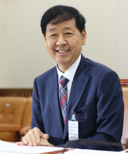 [포토]'미소 보이는 구윤철 후보자'                                                                                                                                                             