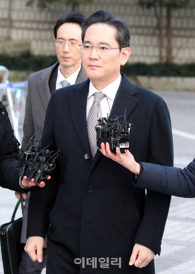 이재용 삼성 회장, 10년 사법 족쇄 모두 풀렸다