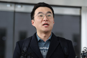 `99억 코인 미신고` 김남국, 2심서도 눈물…"공직에서 일할 기회를"