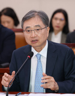 외교부 노조 "'따를 수 있는 리더' 조현, 신속한 임명 기대"