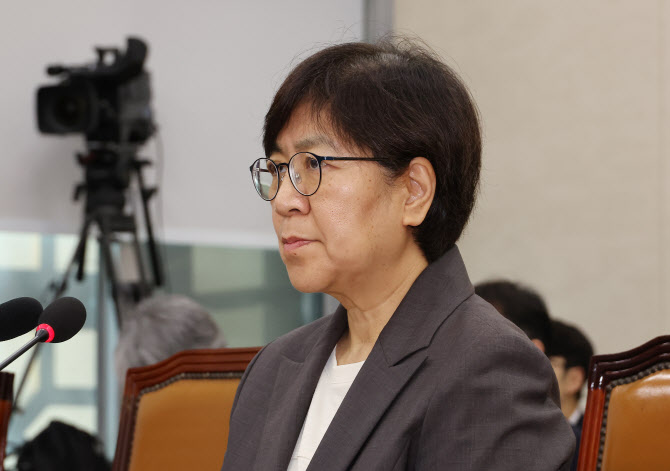정은경 "지인과 함께 농사…손소독제 주식 판 적 없다"