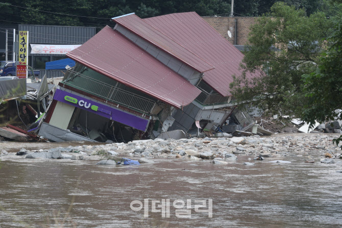 십이탄천 인근 침수된 건물                                                                                                                                                                         