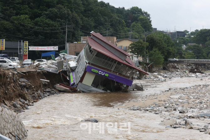 가평군 십이탄천 인근 침수된 건물                                                                                                                                                                  