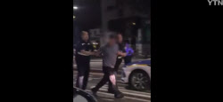 "아내와 이혼이 나 때문이라고"...&apos;아들 총기 살해&apos; 60대 주장
