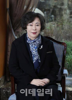 상속세에 탈탈…&apos;신격호 장녀&apos; 신영자, 롯데칠성도 팔았다