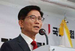 김문수 "尹, 얼마나 힘들겠나…윤어게인은 철 지난 얘기"