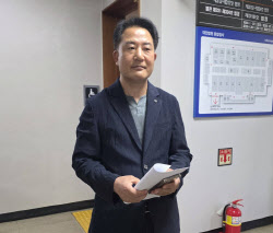동성 의원 만지고 입맞춤…&apos;성추행&apos; 세종시의원 실형