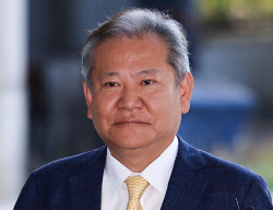 [속보]&apos;단전·단수 지시 의혹&apos; 이상민 전 행안장관 특검 출석