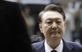 "尹계엄에 공포·불안 명백" 法, 손해배상 청구 인정(종합)