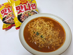 “이재명표 눈치라면?”…하림 ‘맛나면’, 먹어보니 진짜 그 맛[먹어보고서]