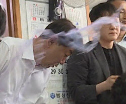 “여기가 어디라고!” 물벼락 맞은 전주시장…가해자 처벌불원