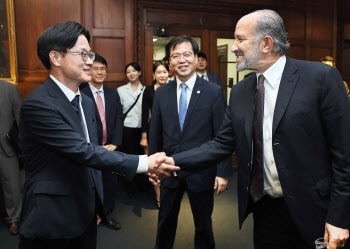 美상무, 韓협상 총력 언급…“韓장관 스코틀랜드까지 찾아와”