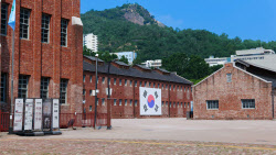 &apos;&apos;광복 80주년&apos;&apos; 기념, 서대문형무소 해설관광 신설…“외국인도 참여 가능”