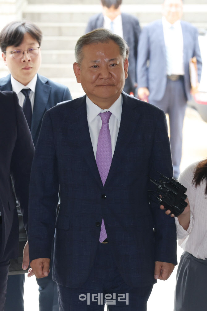 이상민 전 장관, 내란 중요임무 종사 혐의로 영장실질심사