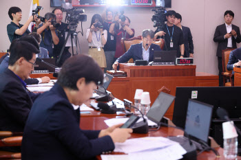 노란봉투법 與주도 법사위 통과…국힘 반발