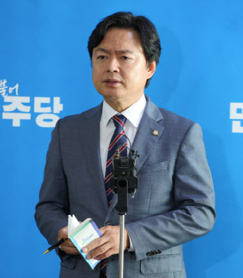 與 대변인 "대주주 10억 기준, 논의 통해 조정 가능"