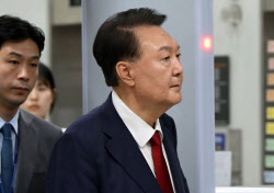 수의 벗고 드러누운 윤석열에…추미애 