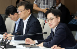 [포토]김정관 산자부 장관,  "한미 관세 협상 타결로 단기 수출 불확실성 해소"                                                                                                                    