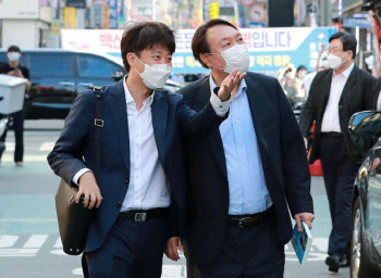 이준석 “尹, 입당 때부터 나 너무 싫어해··공천 공모 믿겠나”