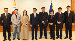 [포토]이태원참사 추모 위원회 위원 위촉식                                                                                                                                                                