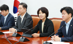 [포토]원내대책회의, '발언하는 한정애 정책위의장'                                                                                                                                              