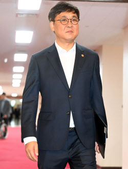 [포토]최휘영 문체부 장관, 취임 후 첫 국무회의 참석                                                                                                                                                      