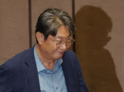 [속보]'주식 차명거래 의혹' 이춘석, 민주당 자진탈당