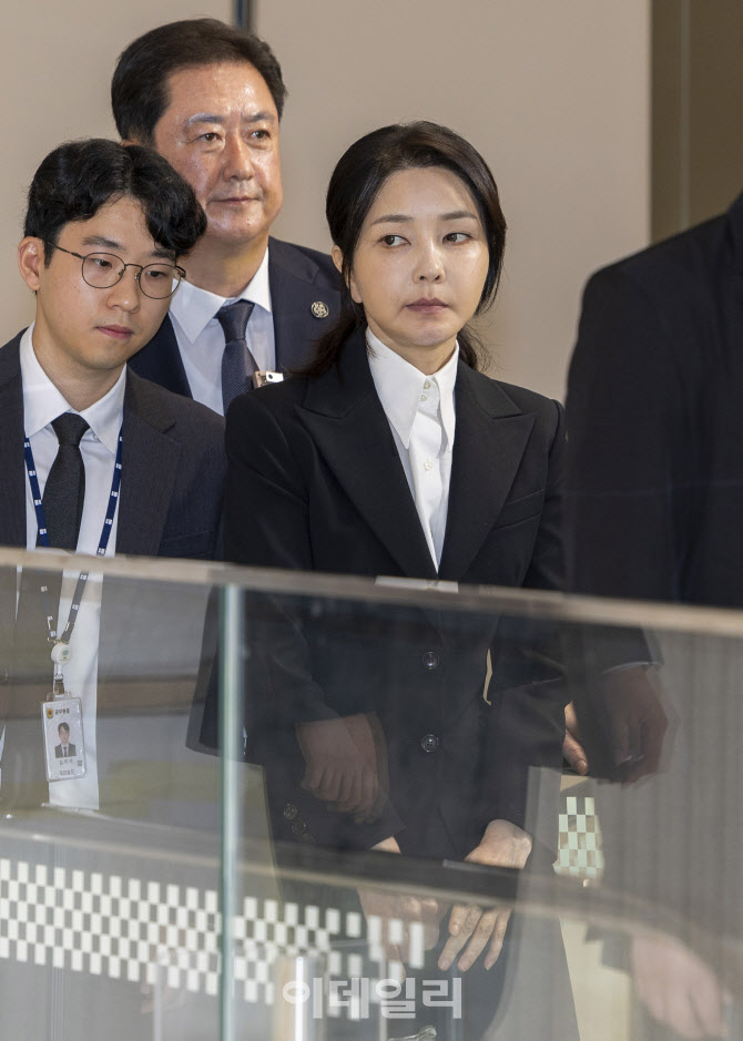 민중기 특검 향하는 김건희 여사                                                                                                                                                                    