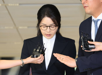 김건희 여사, 조서 열람 마친 뒤 귀가