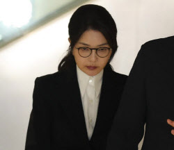 김건희 여사, 조서 열람 마친 뒤 귀가
